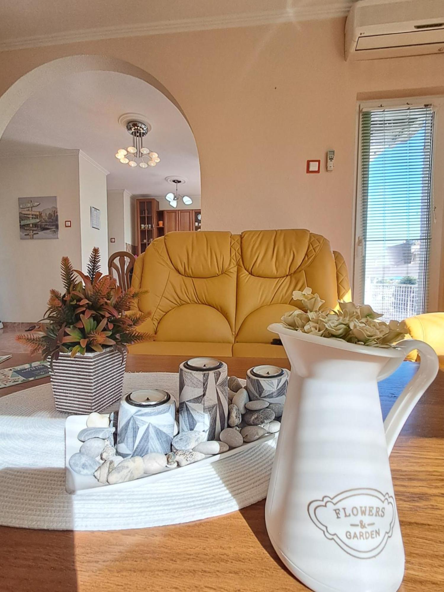 Ajla Apartment